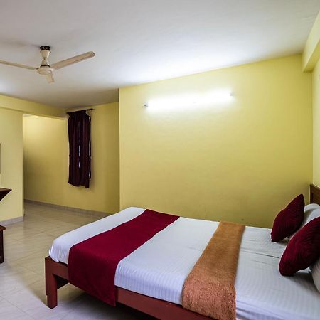 Hotel Vyshak Residency Mysore Exteriör bild