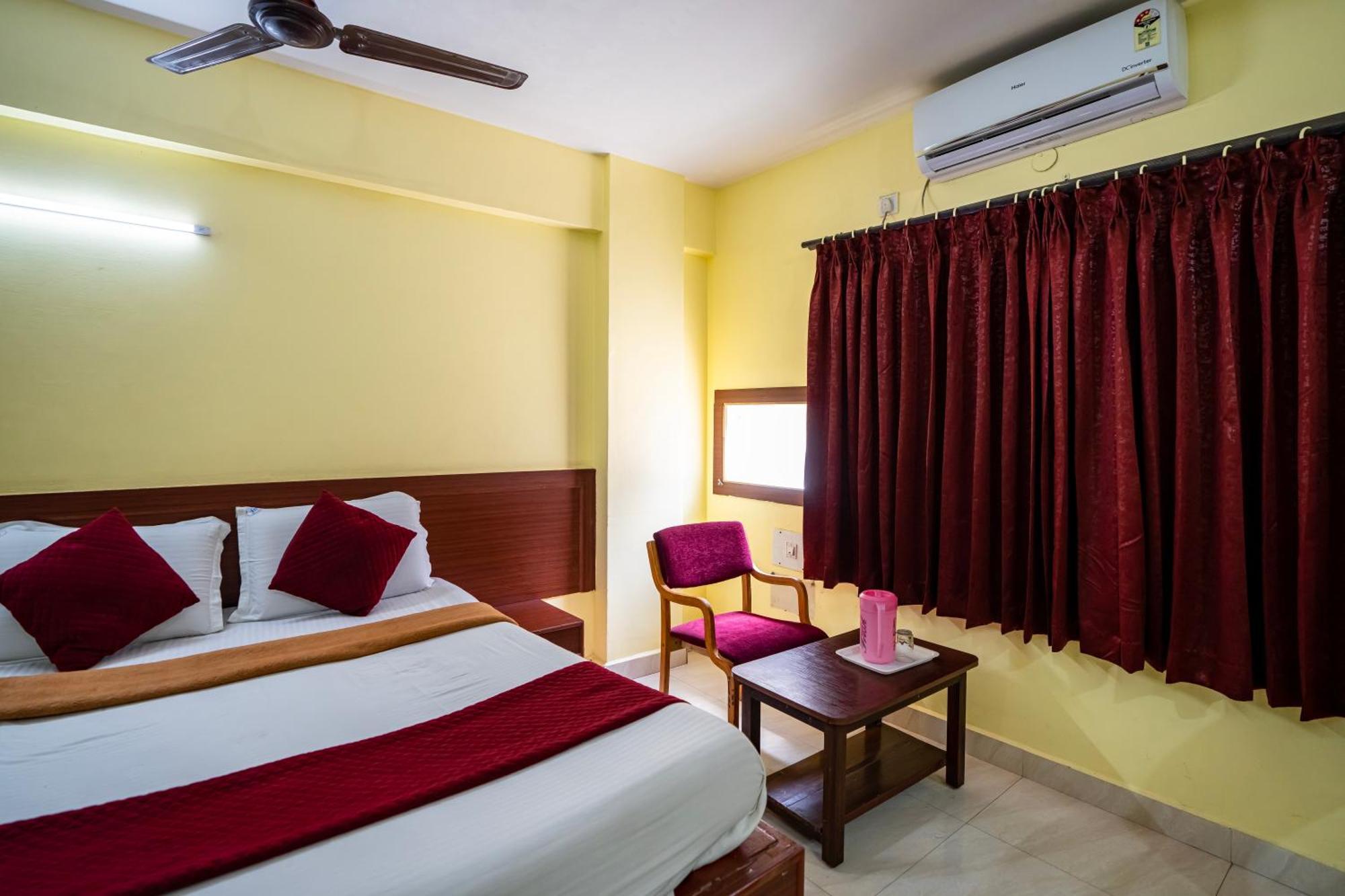 Hotel Vyshak Residency Mysore Exteriör bild