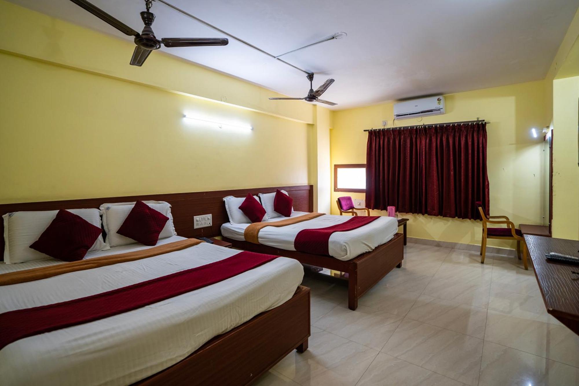 Hotel Vyshak Residency Mysore Exteriör bild