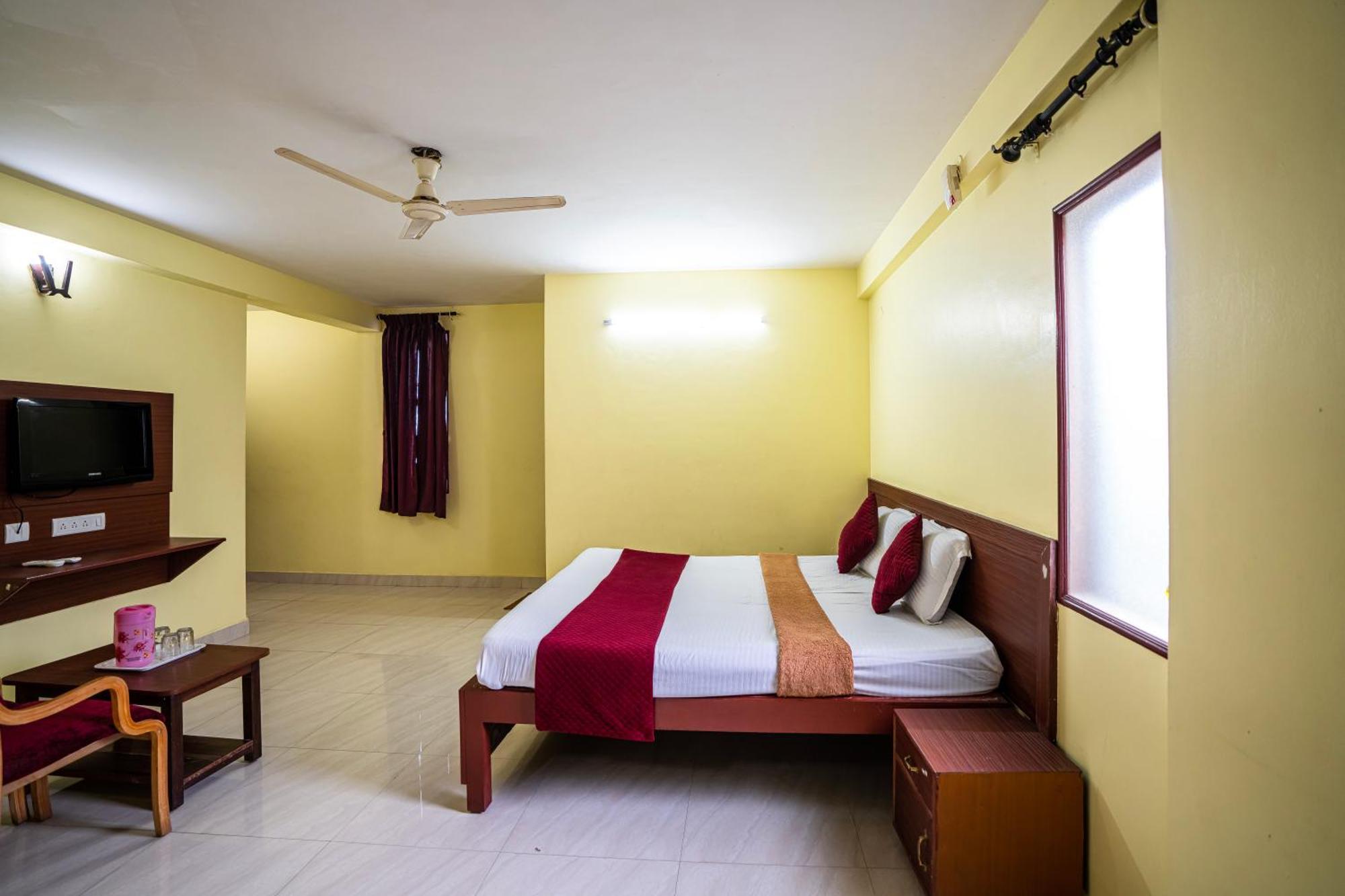 Hotel Vyshak Residency Mysore Exteriör bild